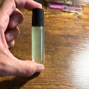 Unisex sea green money oil